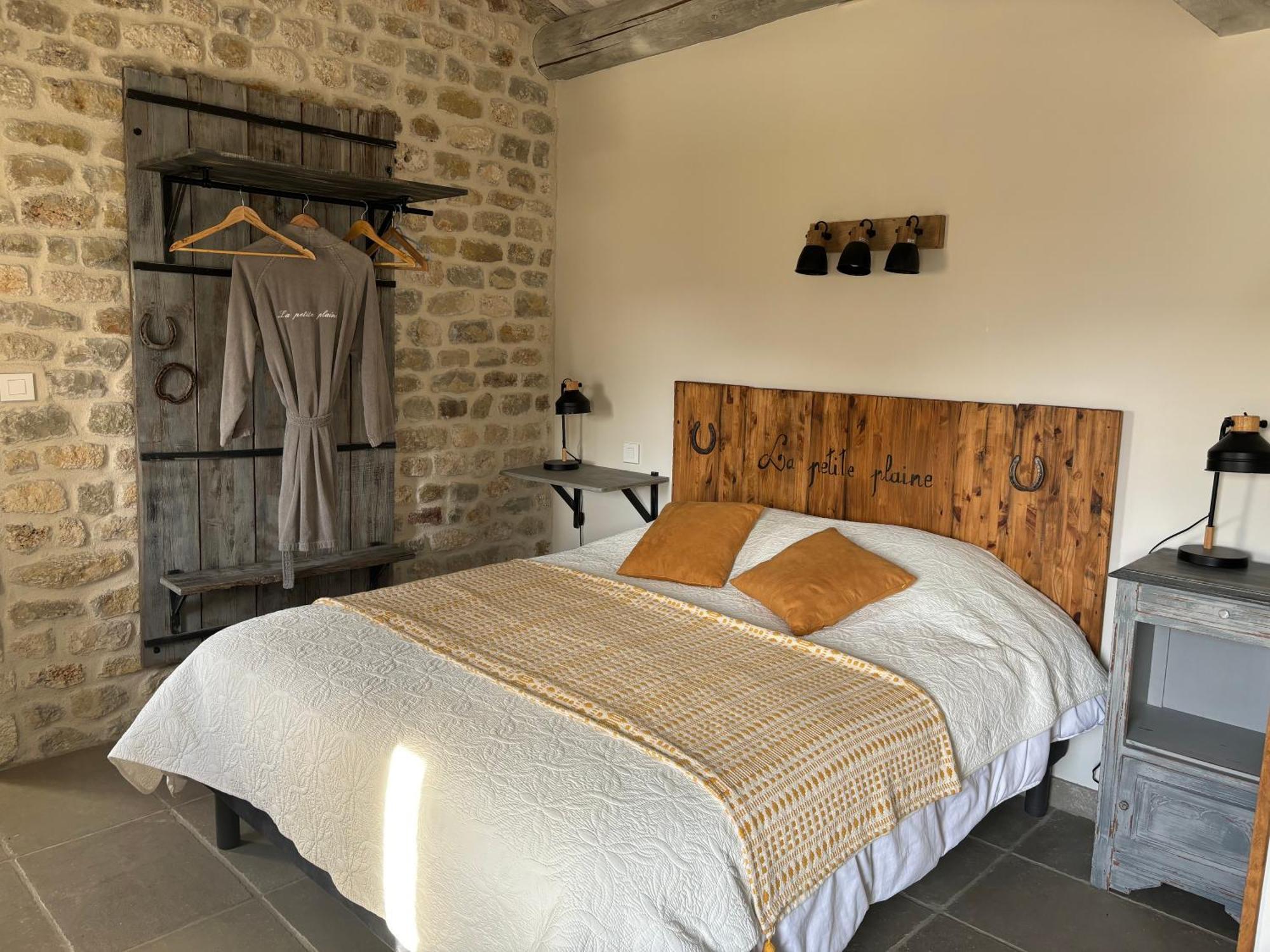 La Petite Plaine Hotell Clansayes Exteriör bild