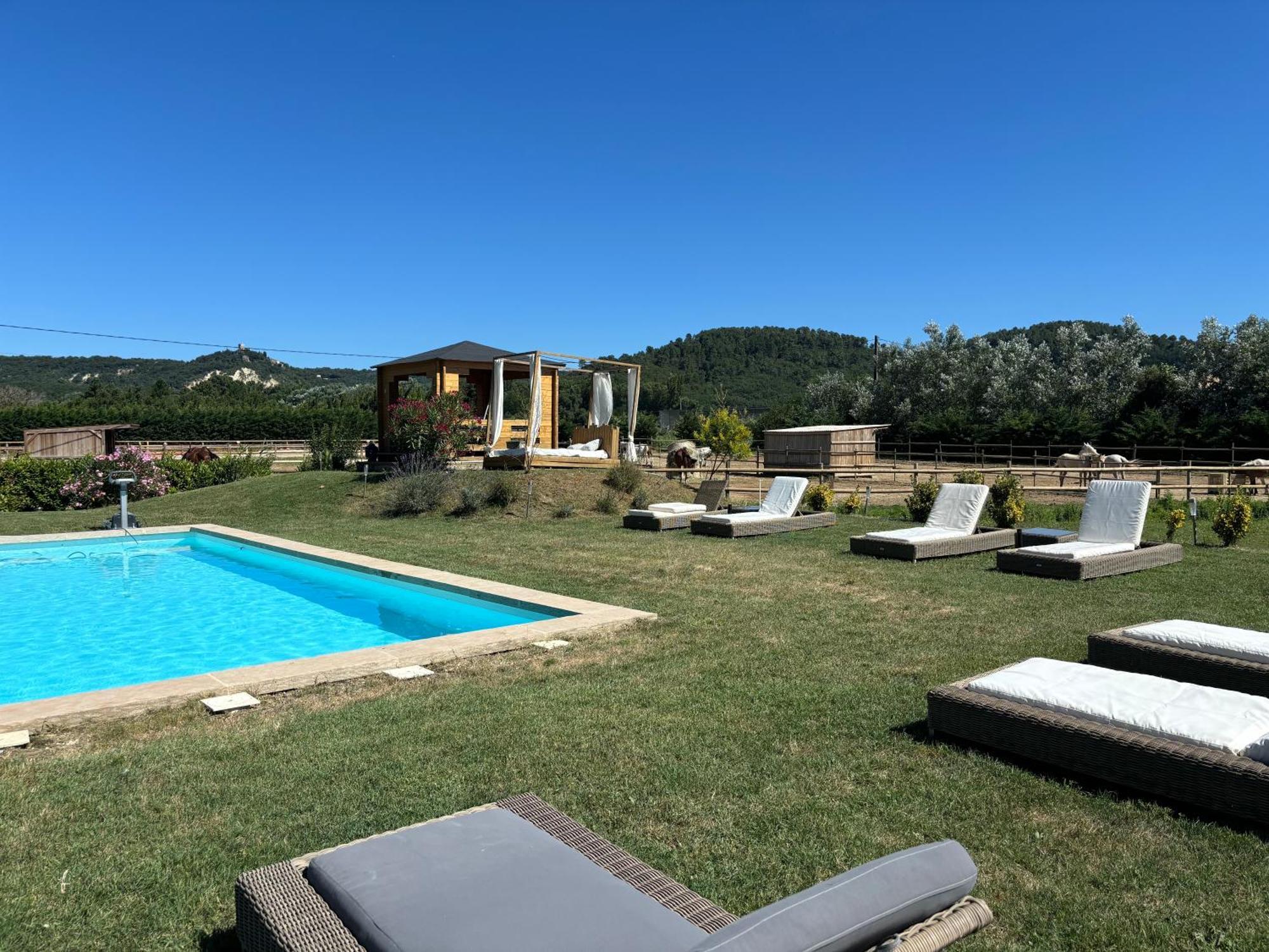 La Petite Plaine Hotell Clansayes Exteriör bild