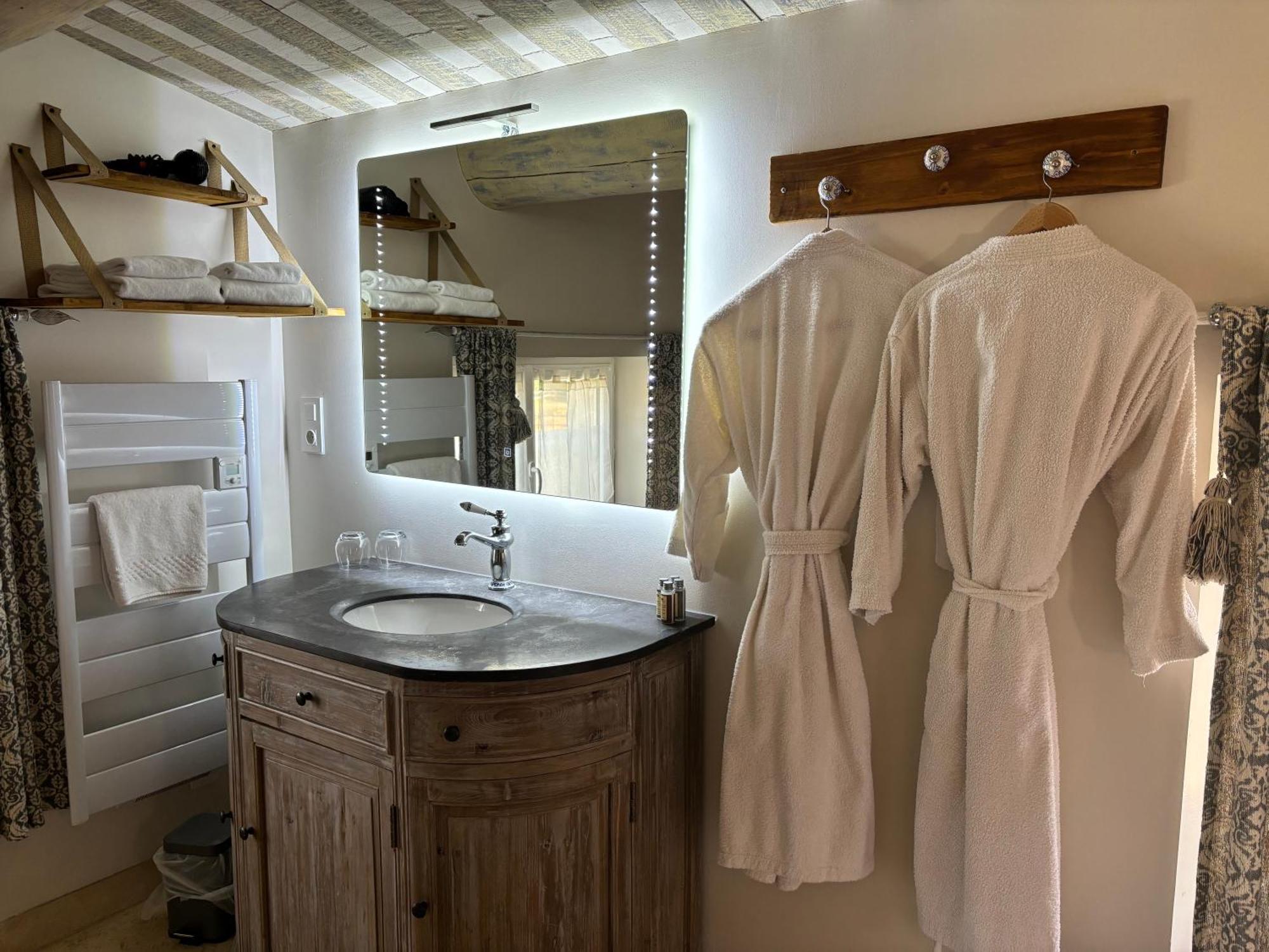 La Petite Plaine Hotell Clansayes Exteriör bild